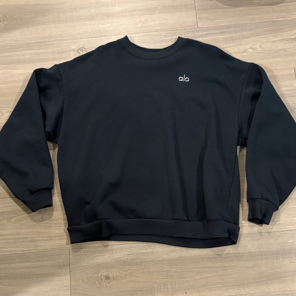 ALO yoga women’s sweatshirt